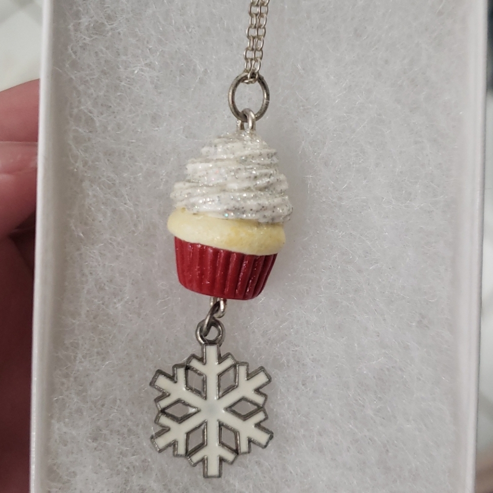 Christmas cupcakes necklace